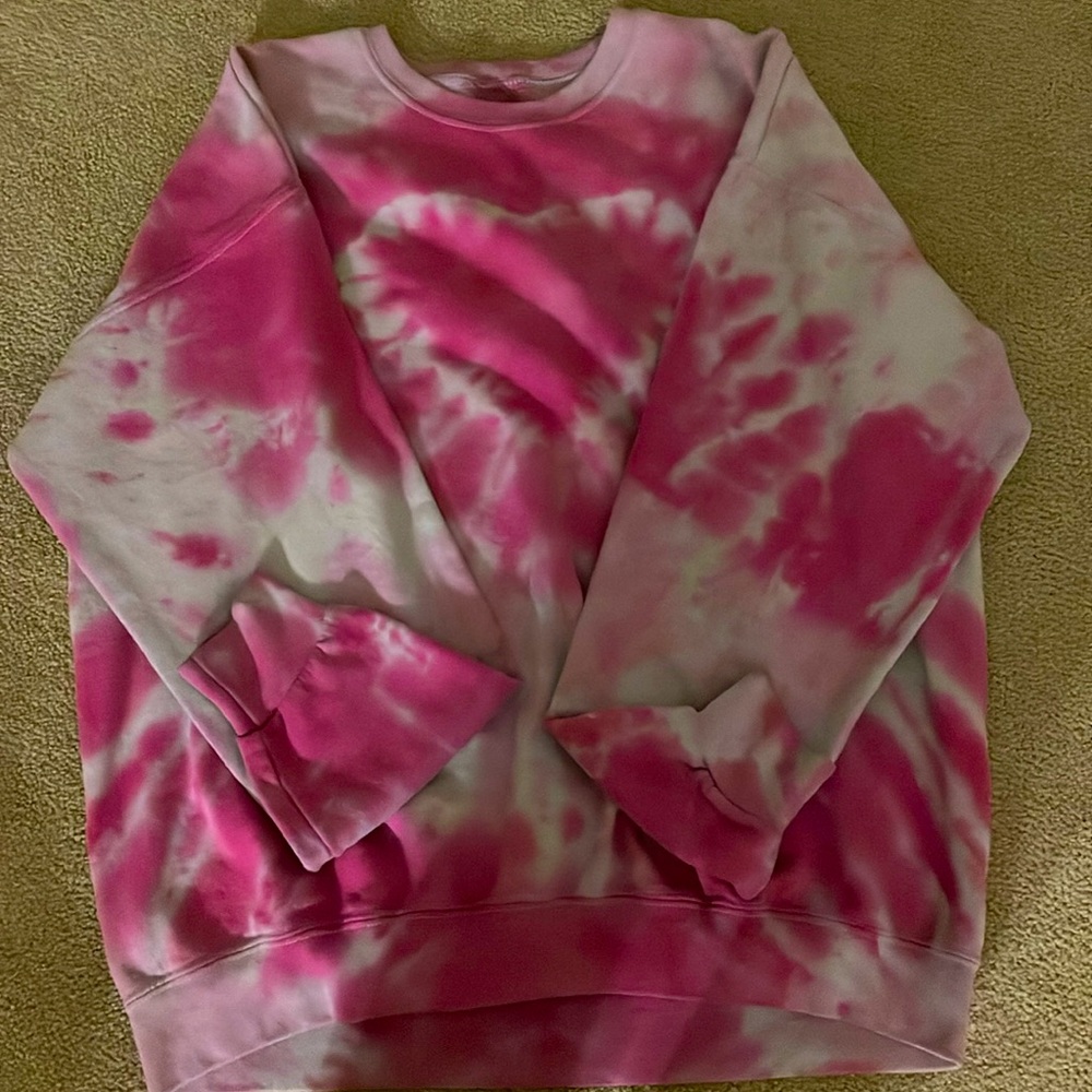 COPY - Urban Outfitters Heart Tie-dye Sweatshirt